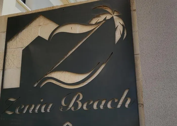 Apartamento Los Amigos, La Zenia Boulevard Area, 2 Bedrooms, Beautiful Swimming Pool.