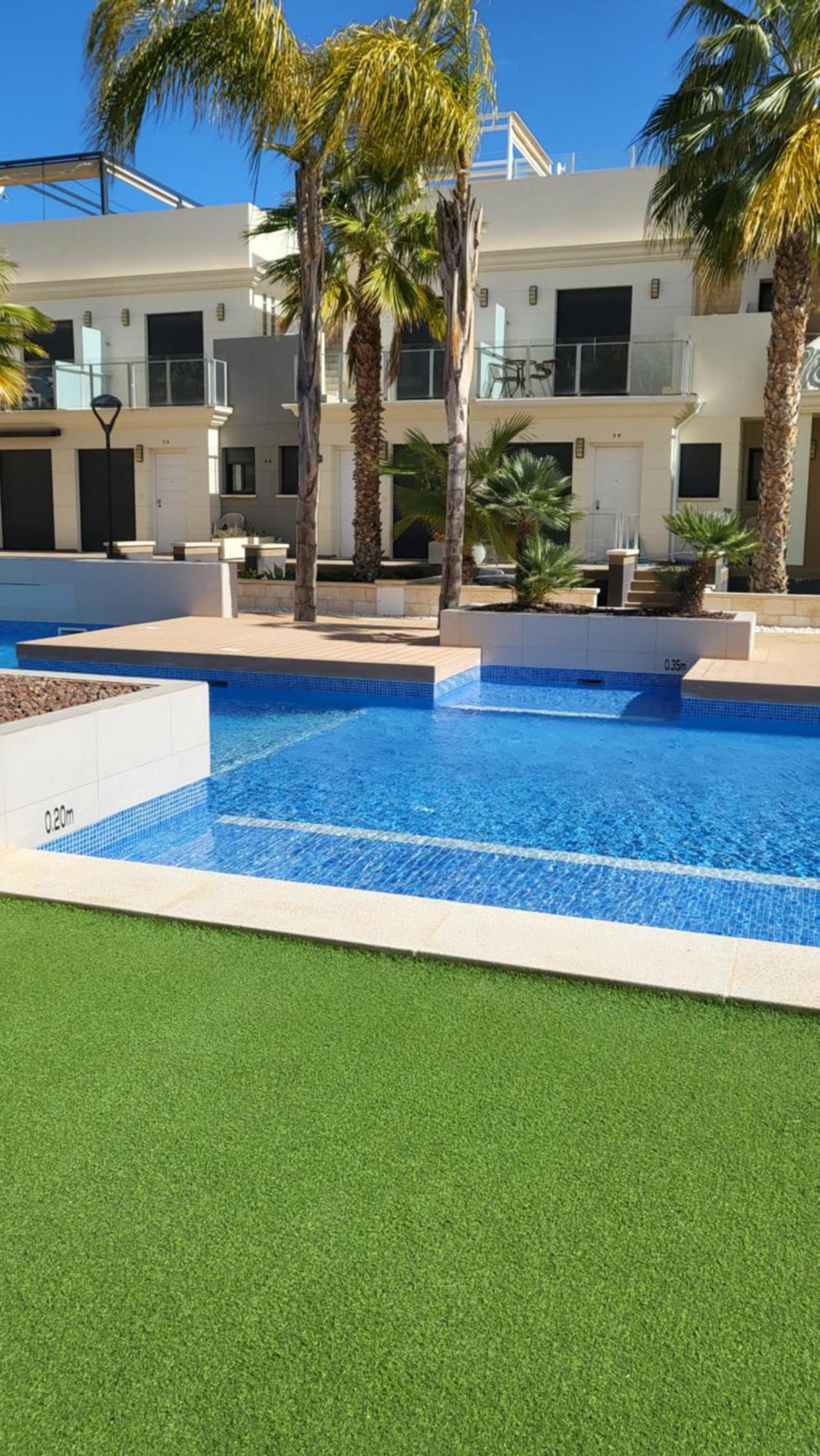 Apartment Amigos, La Zenia Boulevard Area, 2 Bedrooms, Beautiful Swimming Pool.
